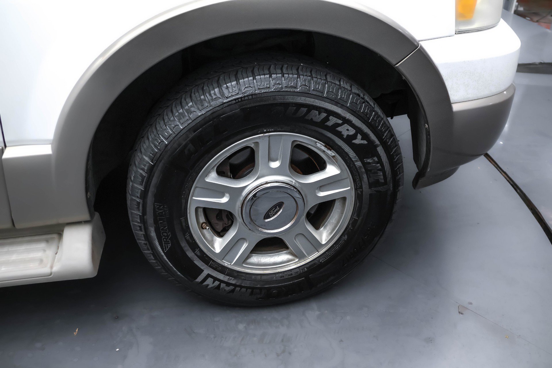 Used 2004 Ford Expedition Eddie Bauer image 22