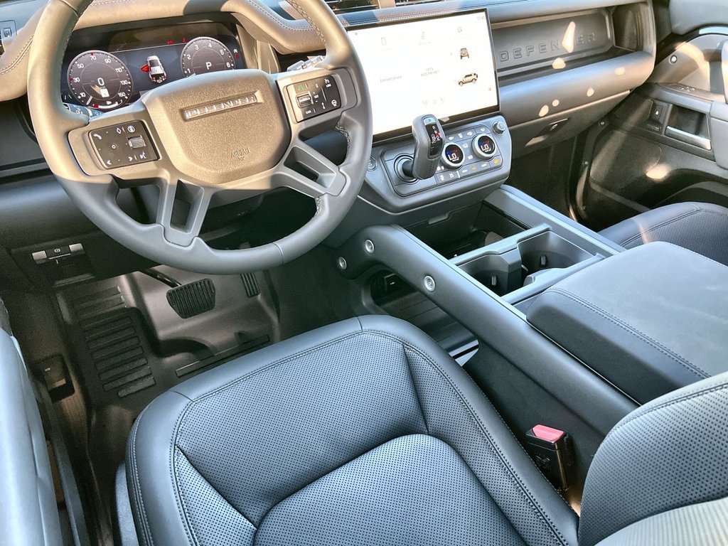 New 2026 Land Rover Defender 110 X-Dynamic SE AWD/4WD image 13