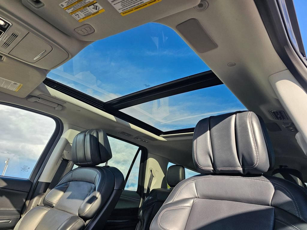 Used 2025 Lincoln Navigator L Reserve AWD/4WD image 31