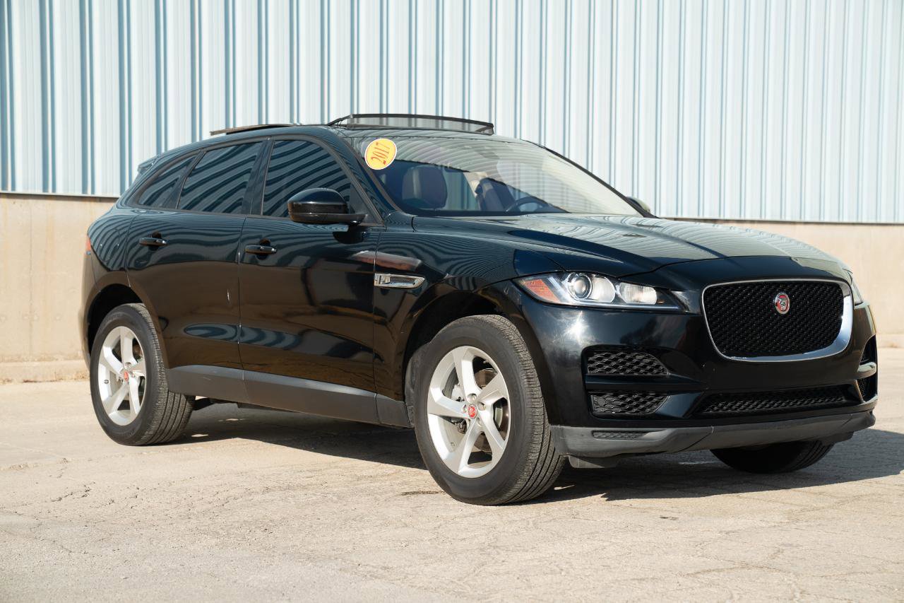 Used 2017 Jaguar F-PACE Premium image 5