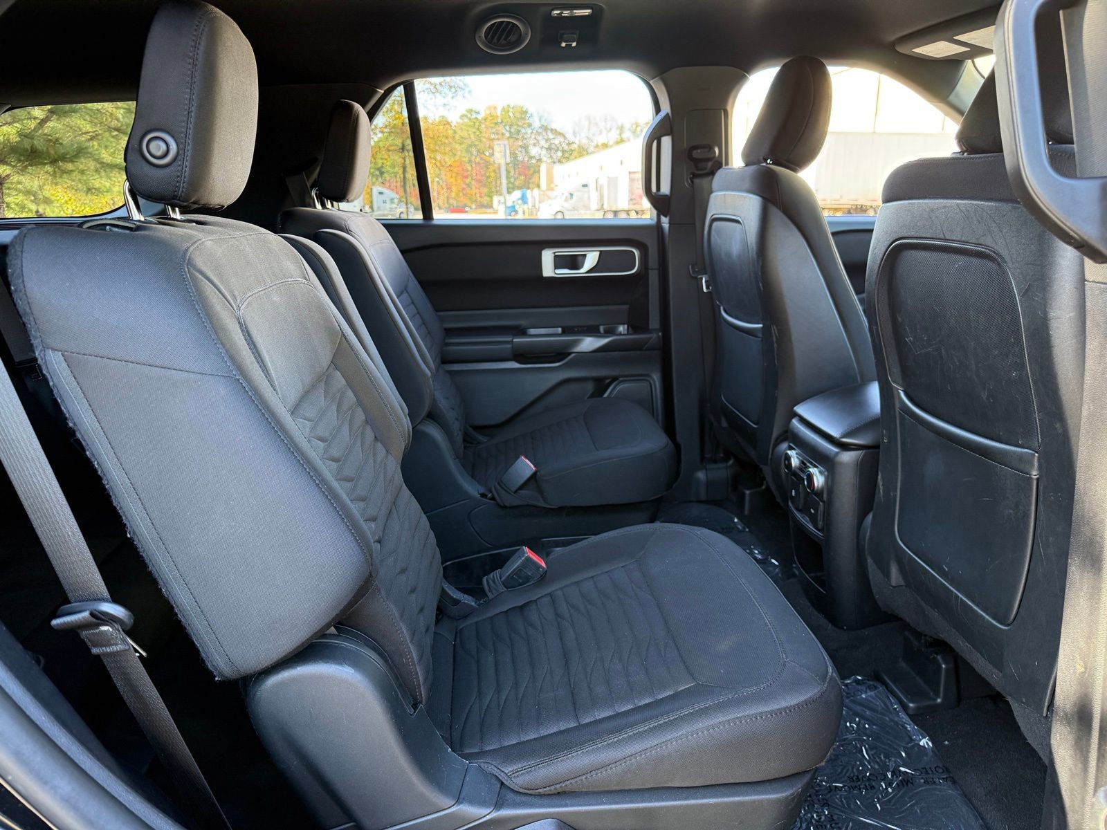 Used 2020 Ford Explorer XLT AWD/4WD image 38