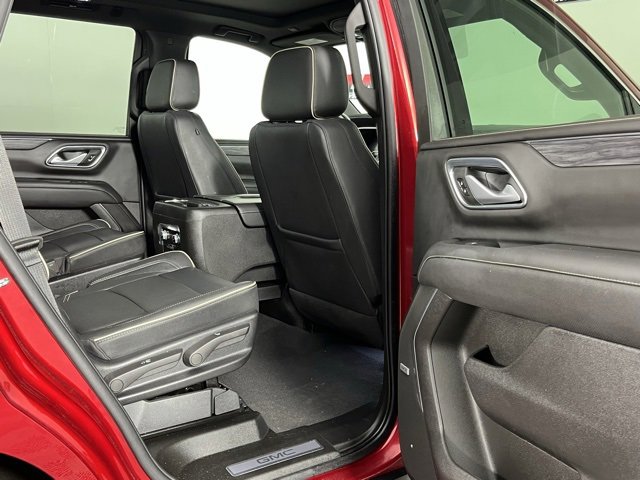 Used 2022 GMC Yukon SLT w/ SLT Luxury Package image 31