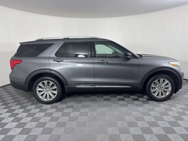 Used 2022 Ford Explorer Limited w/ Equipment Group 301A AWD/4WD image 2