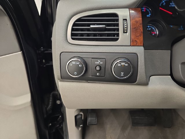 Used 2014 GMC Yukon SLT AWD/4WD image 29