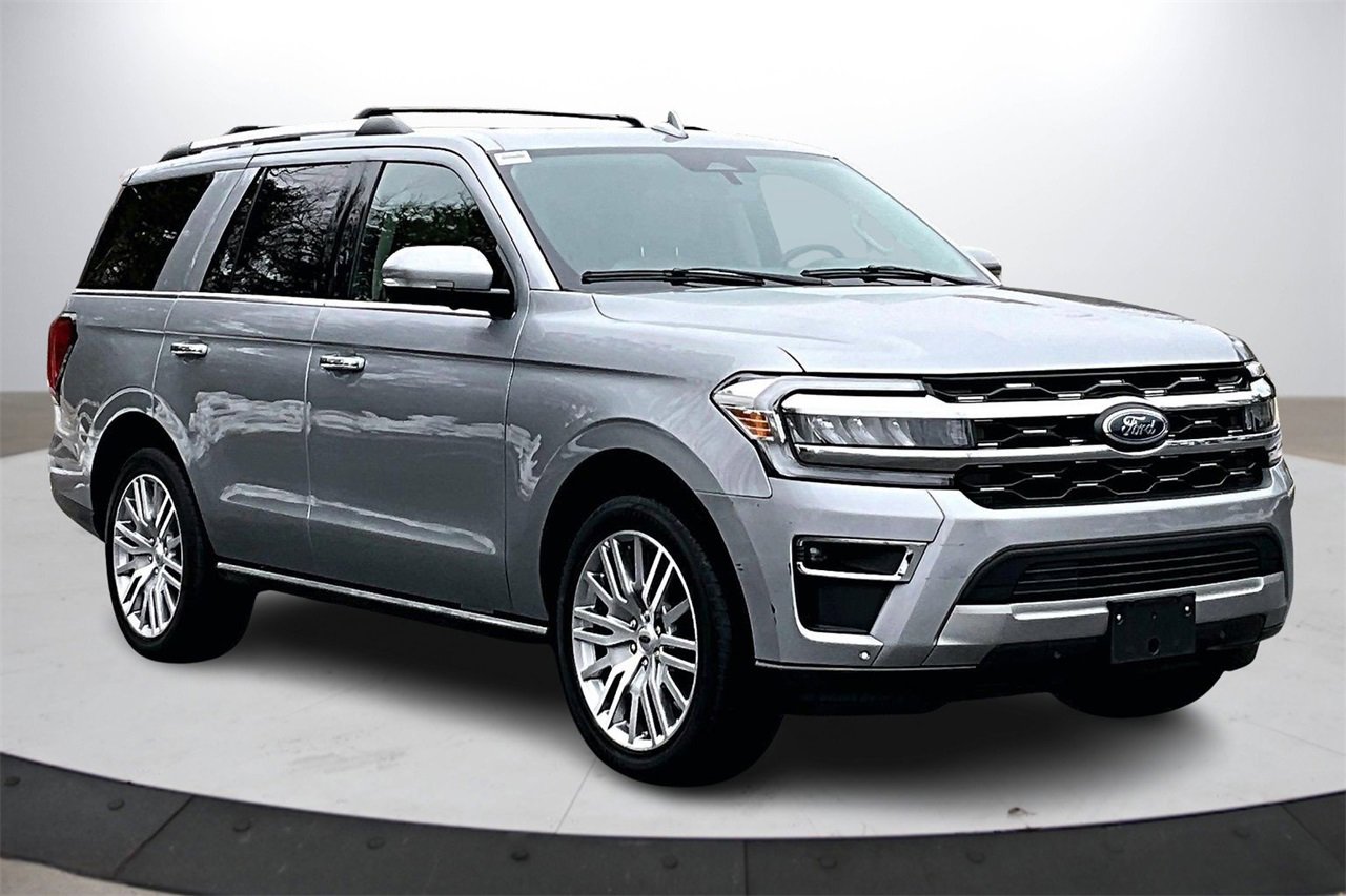 Used 2024 Ford Expedition Limited image 2