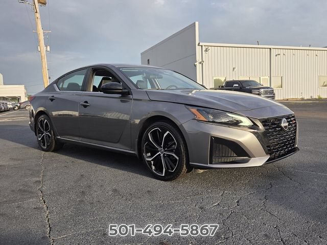 Used 2024 Nissan Altima 2.5 SR FWD image 7