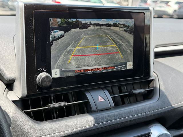 Certified 2025 Toyota RAV4 XLE FWD image 33