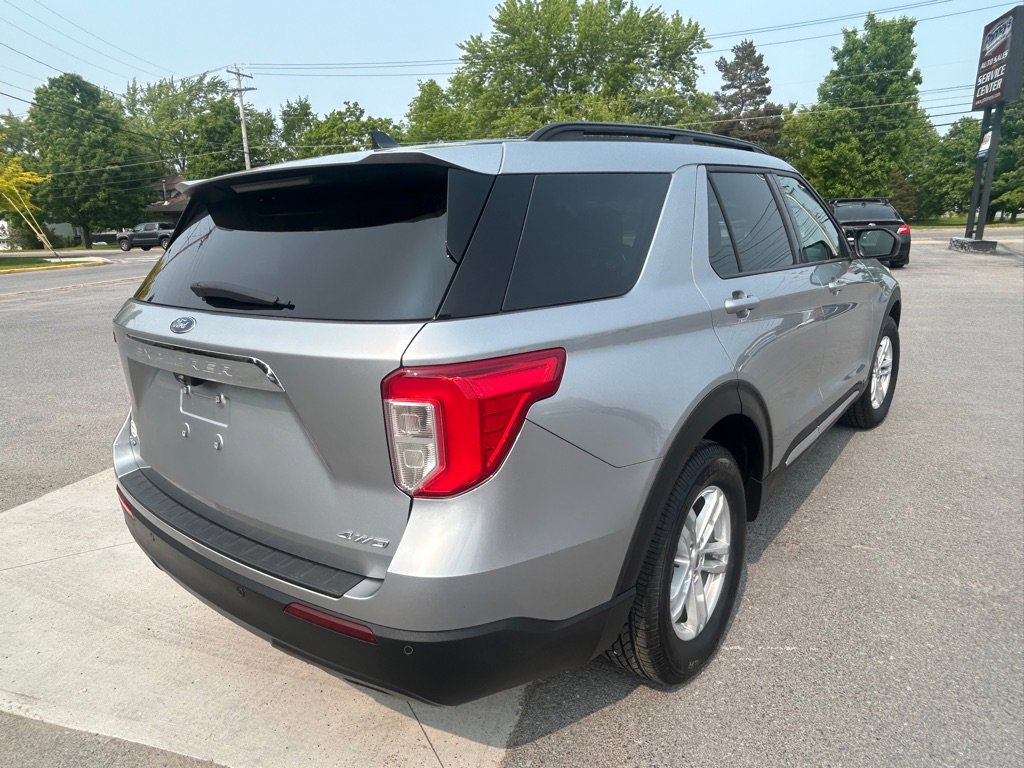 Used 2022 Ford Explorer XLT AWD/4WD image 4