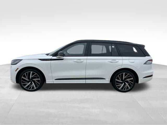 Used 2025 Lincoln Aviator Black Label w/ Black Label Special Edition image 5