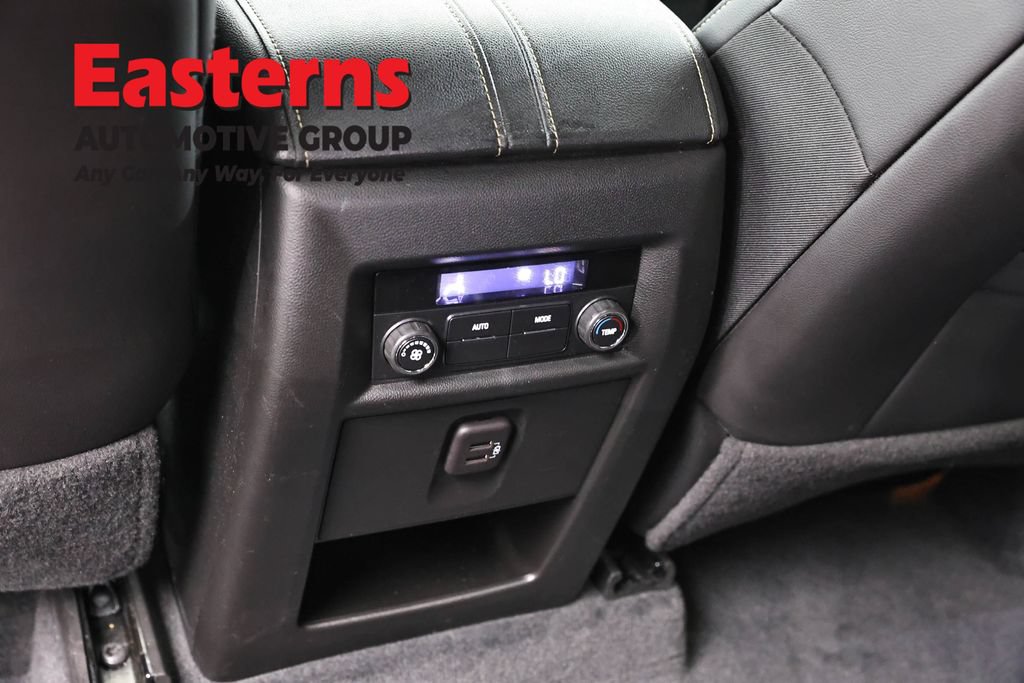 Used 2023 Chevrolet Traverse LT AWD/4WD image 23
