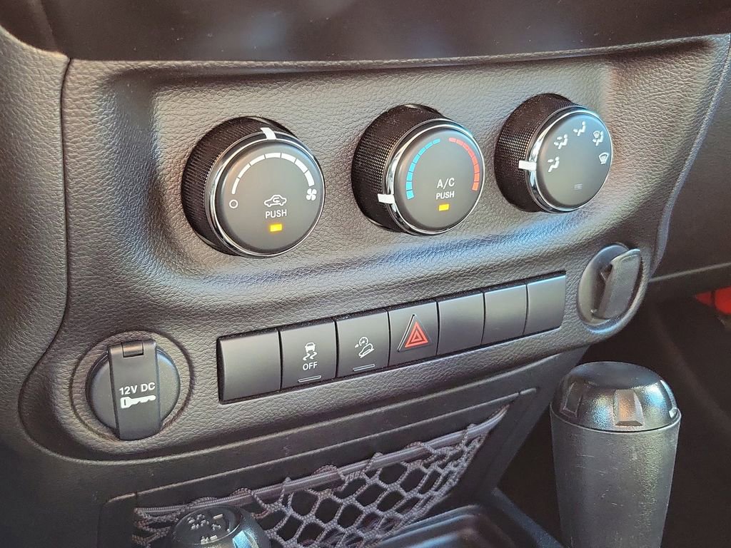 Used 2017 Jeep Wrangler Unlimited Sport AWD/4WD image 31