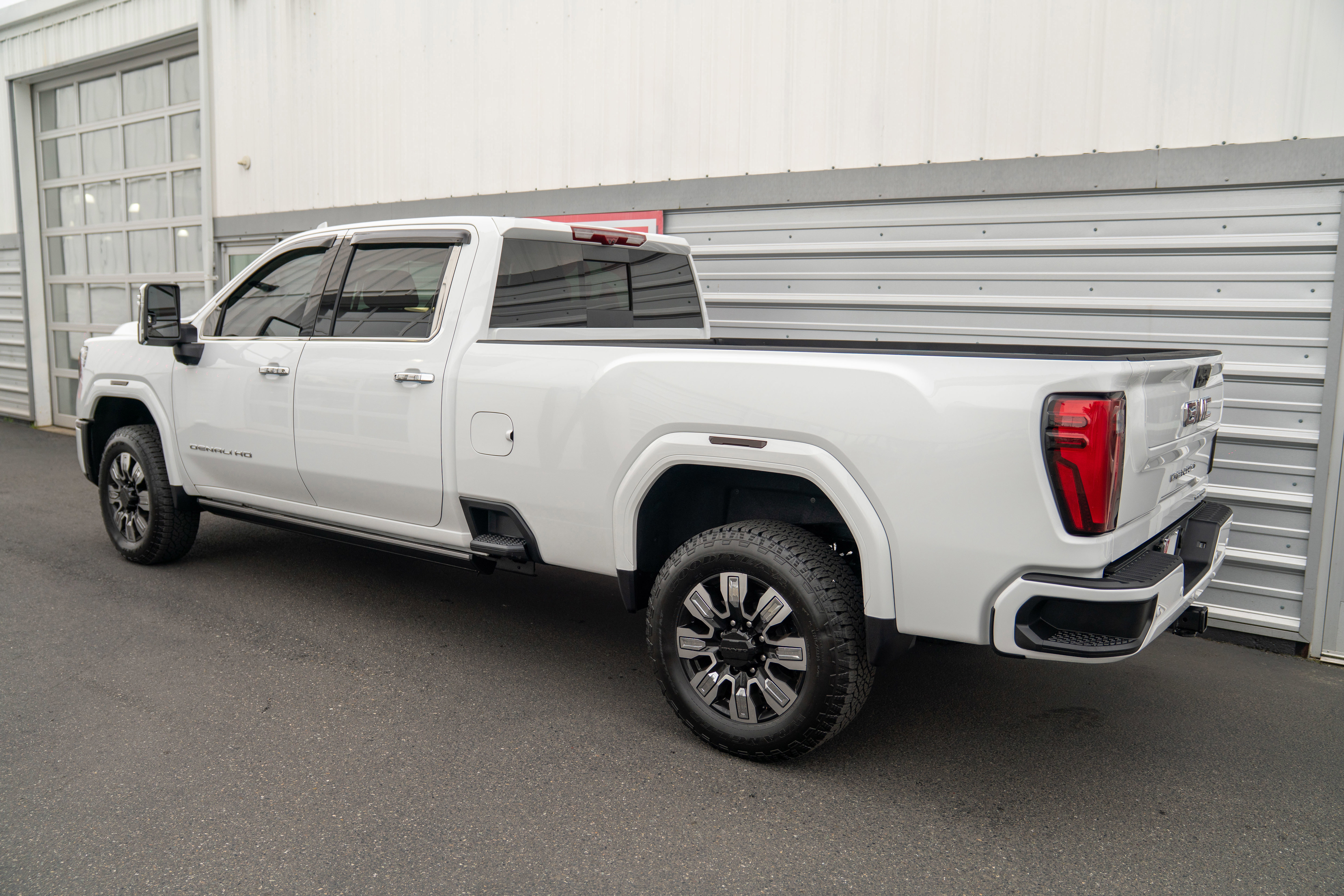 Used 2024 GMC Sierra 3500 Denali w/ Denali Reserve Package image 52