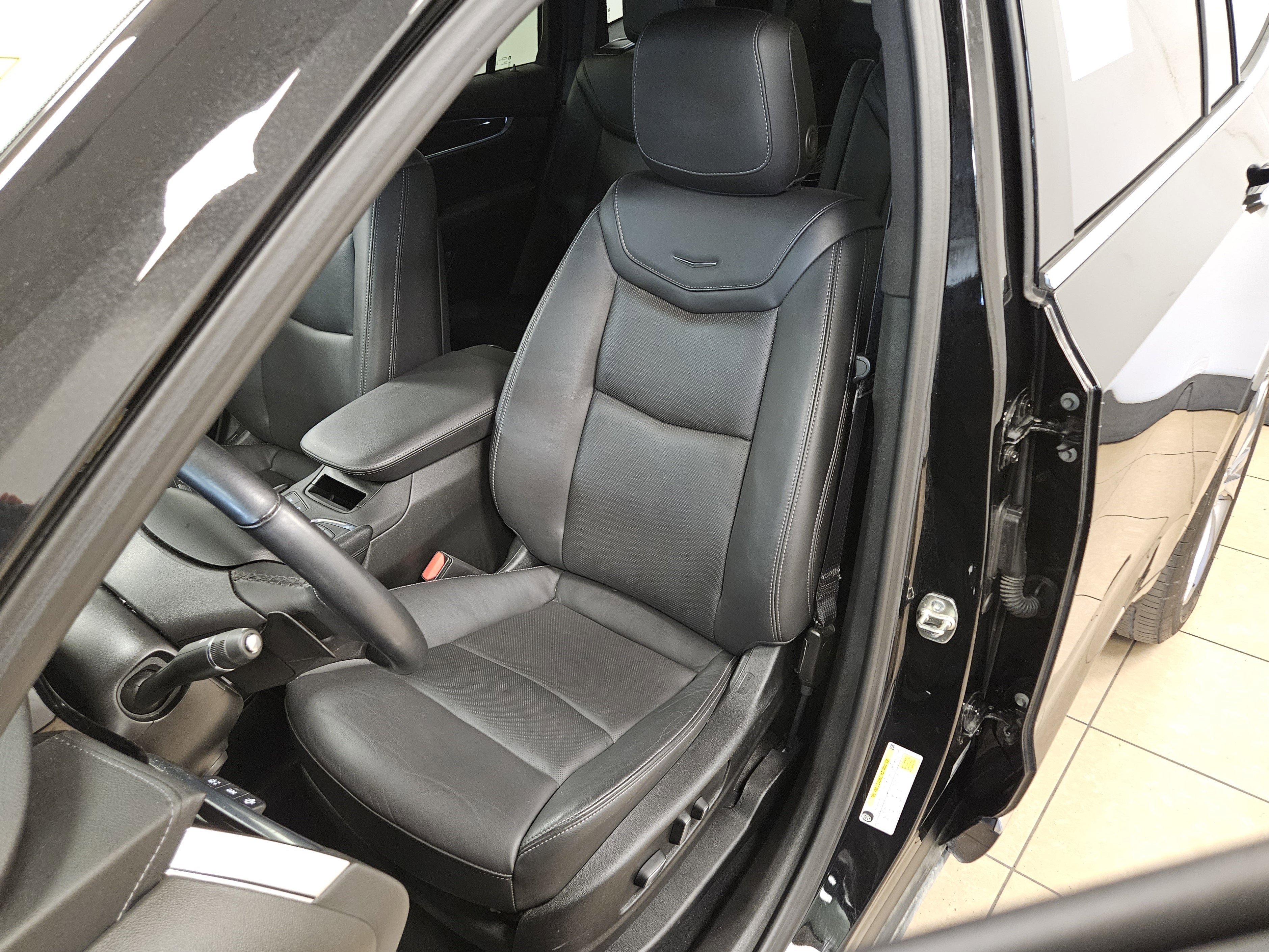 Used 2024 Cadillac XT6 Premium Luxury w/ Technology Package AWD/4WD image 43