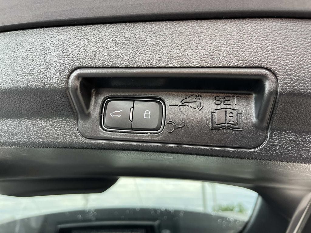 Used 2022 Ford Explorer Limited AWD/4WD image 23
