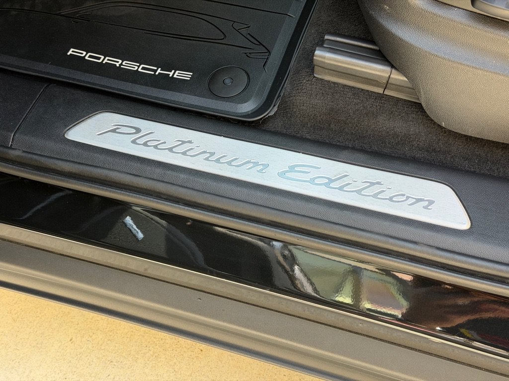 Used 2023 Porsche Cayenne Platinum Edition AWD/4WD image 24