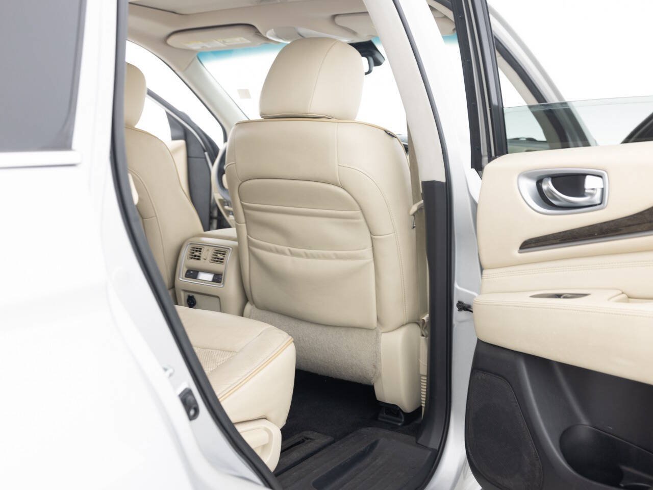 Used 2015 INFINITI QX60 Luxe w/ Premium Plus Package AWD/4WD image 30
