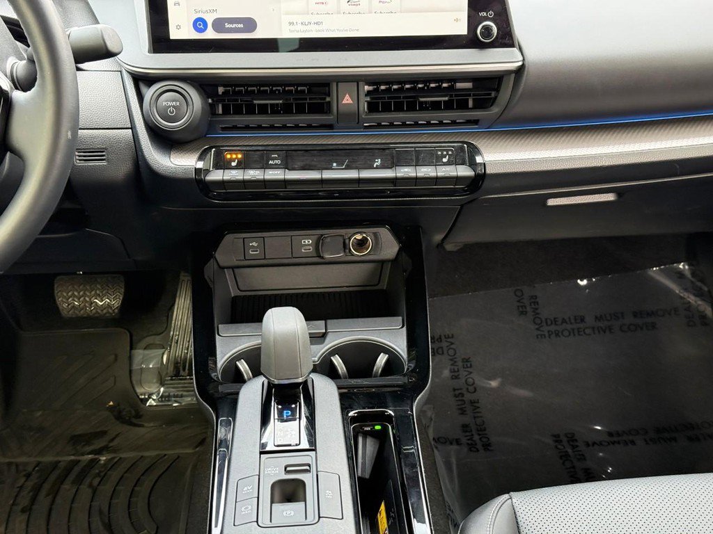 Used 2025 Toyota Prius XLE image 17