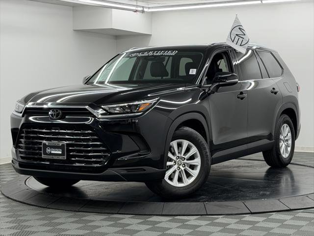 Certified 2025 Toyota Grand Highlander FWD image 2