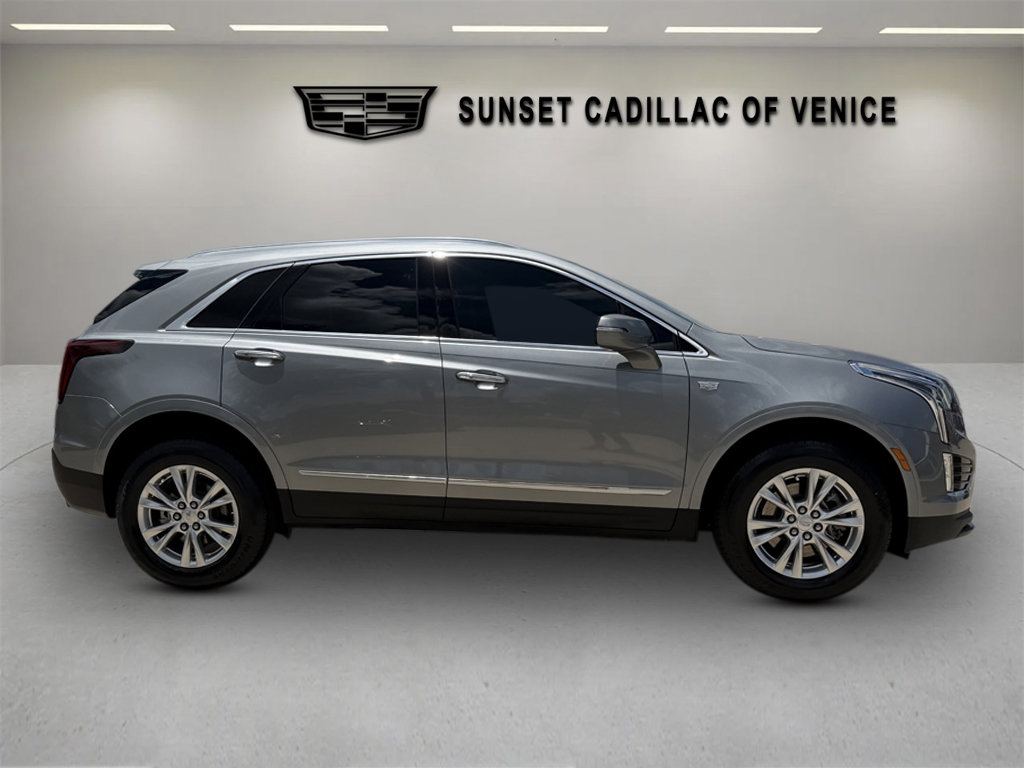Used 2024 Cadillac XT5 Luxury FWD image 2
