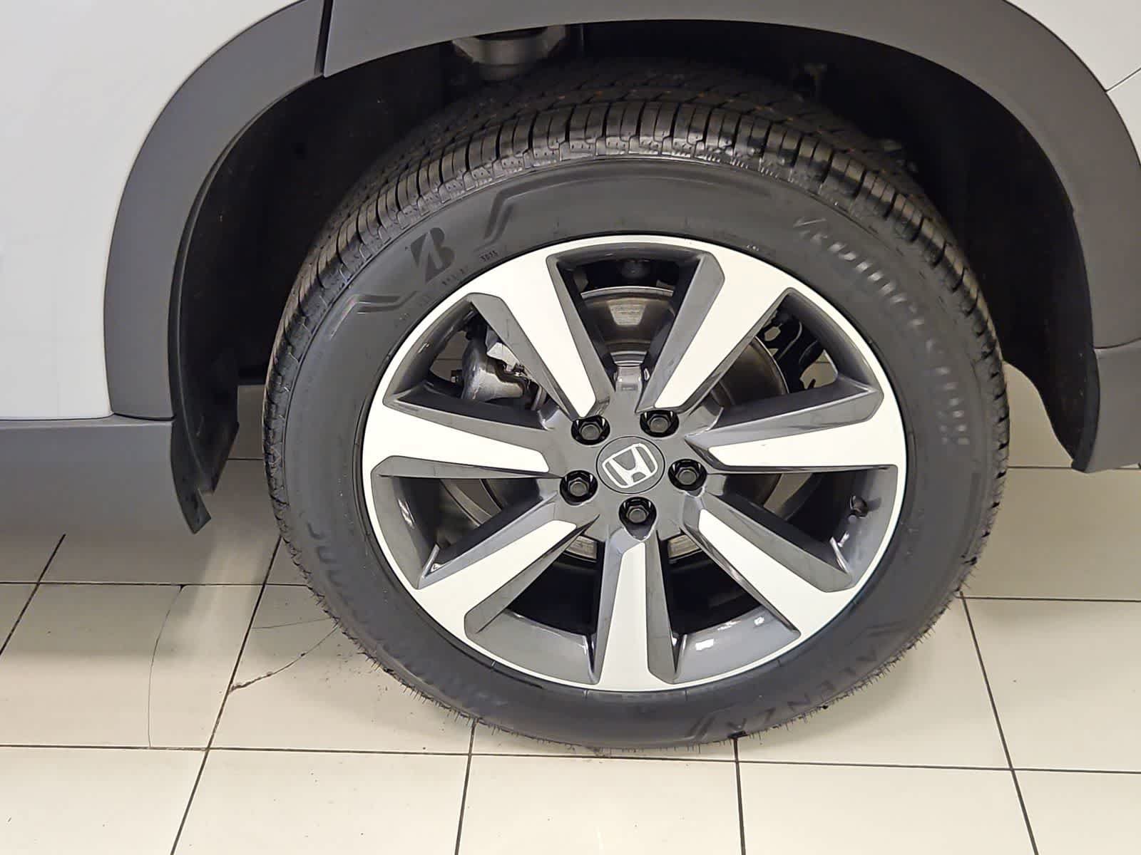 Used 2025 Honda Pilot Elite image 26