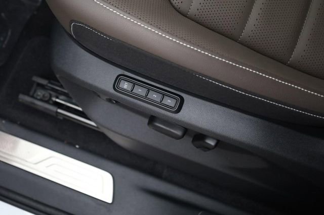 New 2026 Volkswagen Atlas SEL image 13