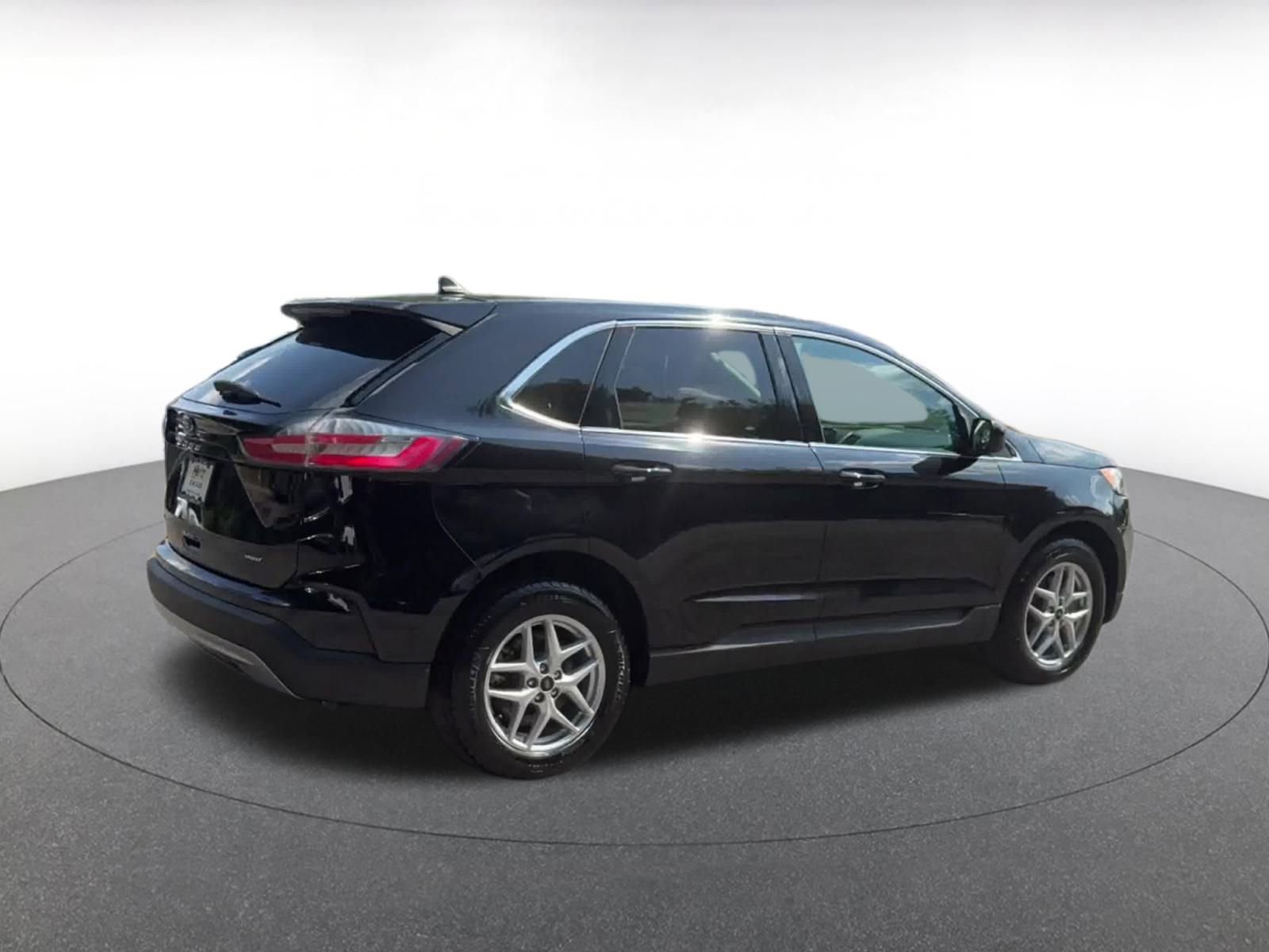 Used 2024 Ford Edge SEL image 14