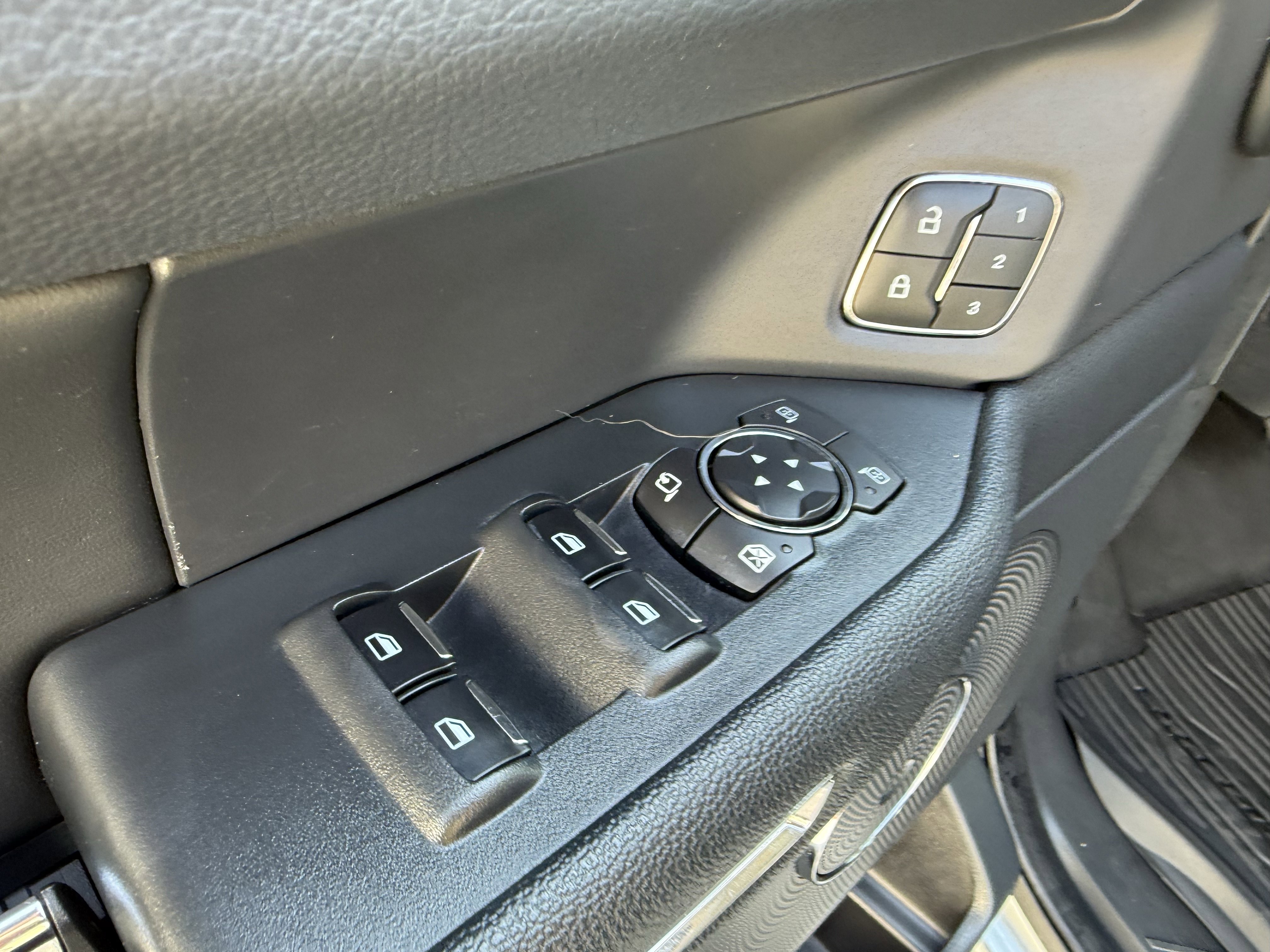 Used 2022 Ford Expedition Max XLT image 11