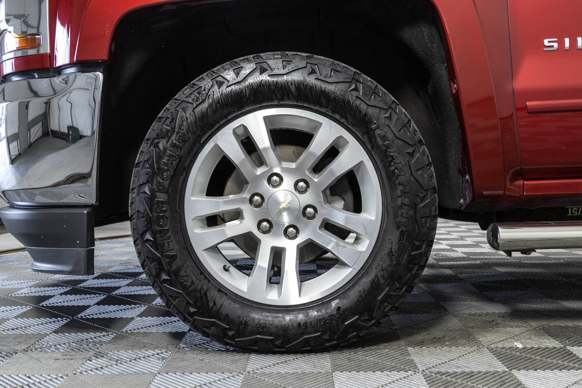 Used 2018 Chevrolet Silverado 1500 LT w/ All Star Edition AWD/4WD image 42