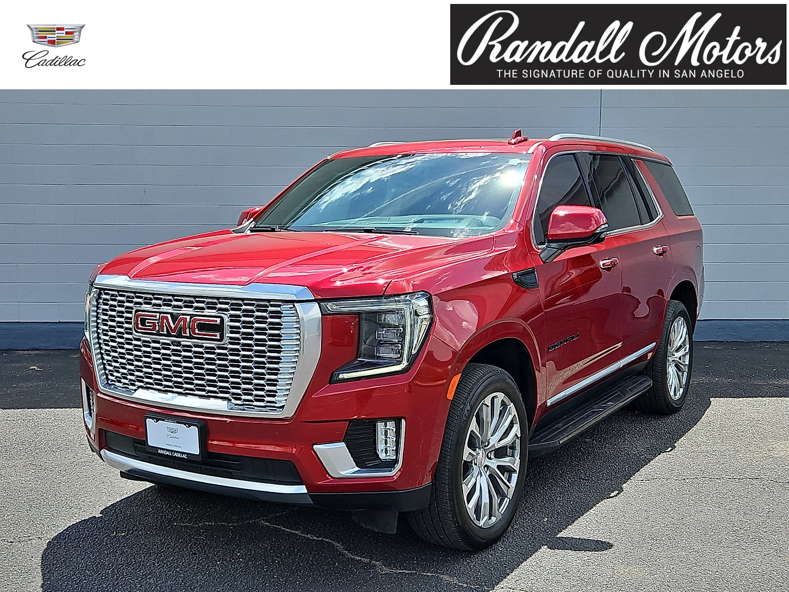 Used 2024 GMC Yukon Denali w/ Advanced Technology Package AWD/4WD image 1