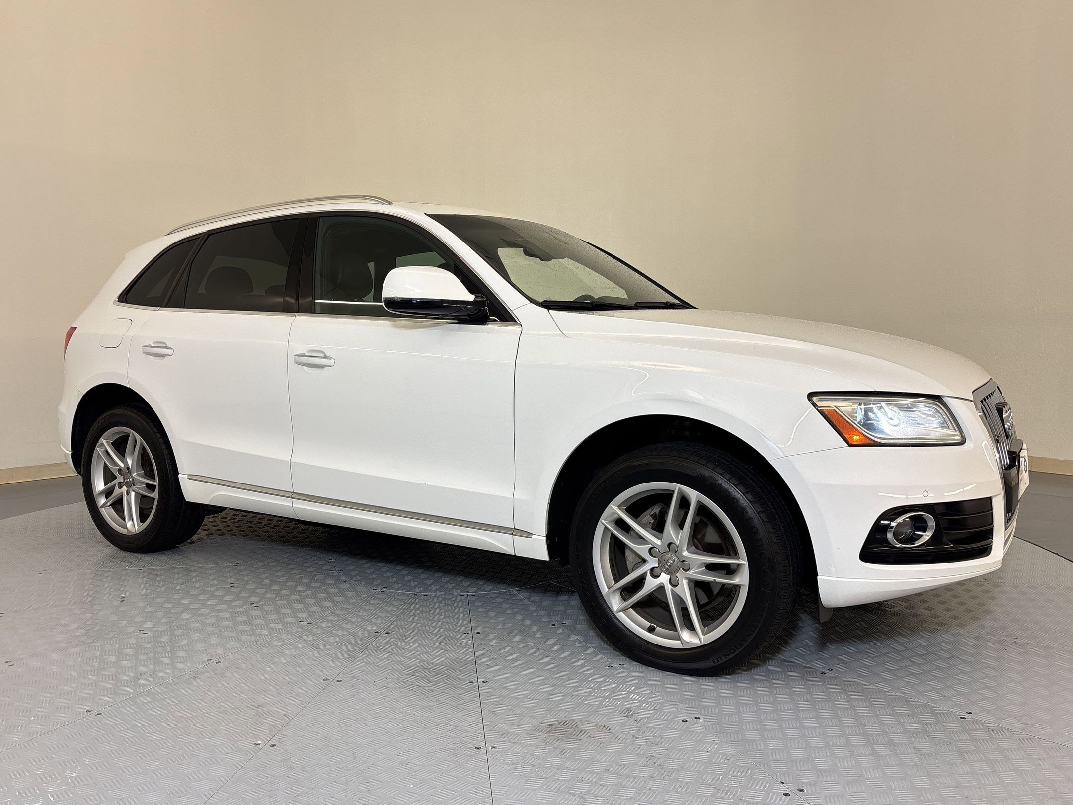 Used 2016 Audi Q5 2.0T Premium Plus w/ Technology Package AWD/4WD image 7