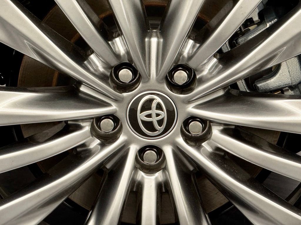 Used 2026 Toyota Highlander Platinum image 15