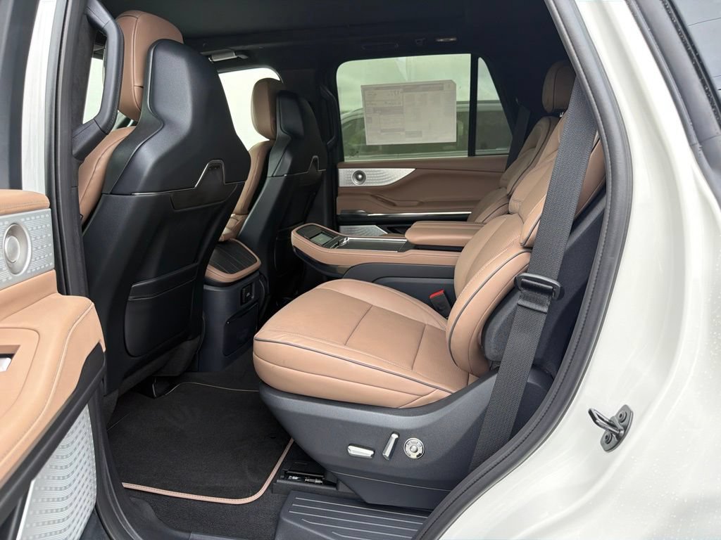 New 2027 Lincoln Navigator Black Label AWD/4WD image 6