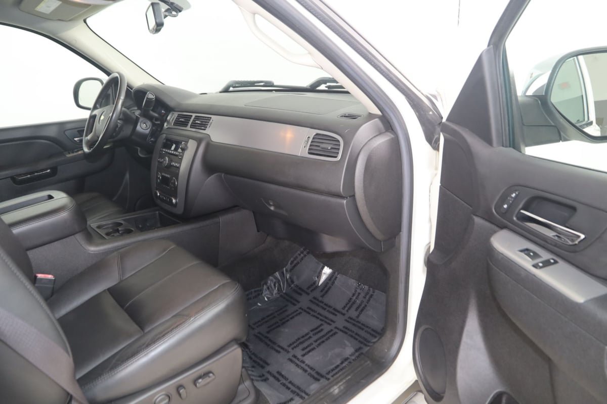 Used 2012 Chevrolet Silverado 1500 LTZ w/ LTZ White Diamond Edition AWD/4WD image 36