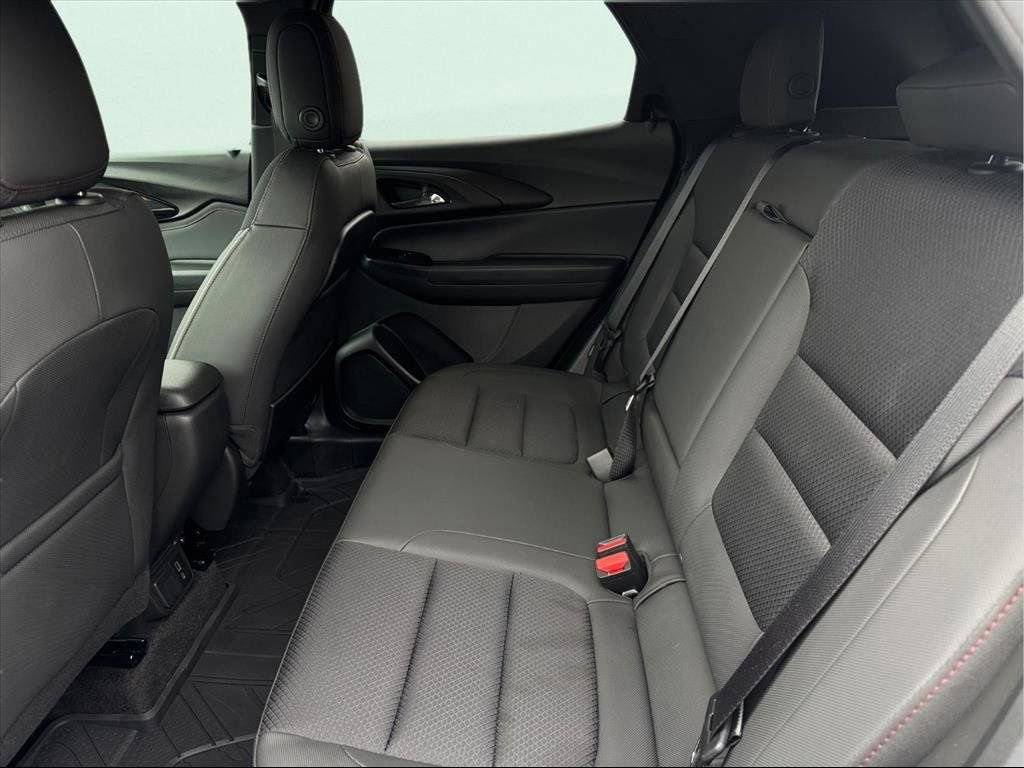 Used 2023 Chevrolet TrailBlazer RS w/ Sun and Liftgate Package image 12