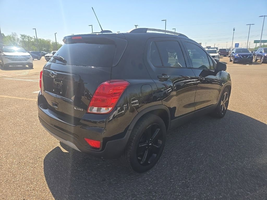 Used 2018 Chevrolet Trax Premier w/ Midnight Edition FWD image 7