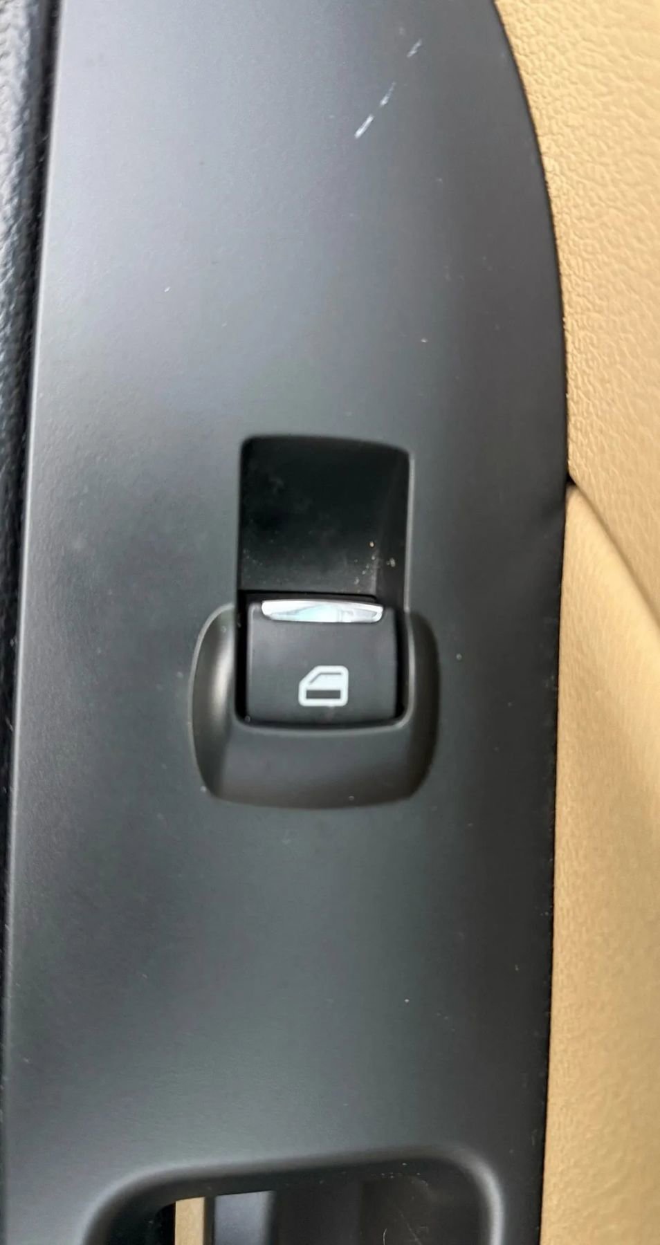 Used 2016 Ford Explorer XLT w/ Equipment Group 202A image 42