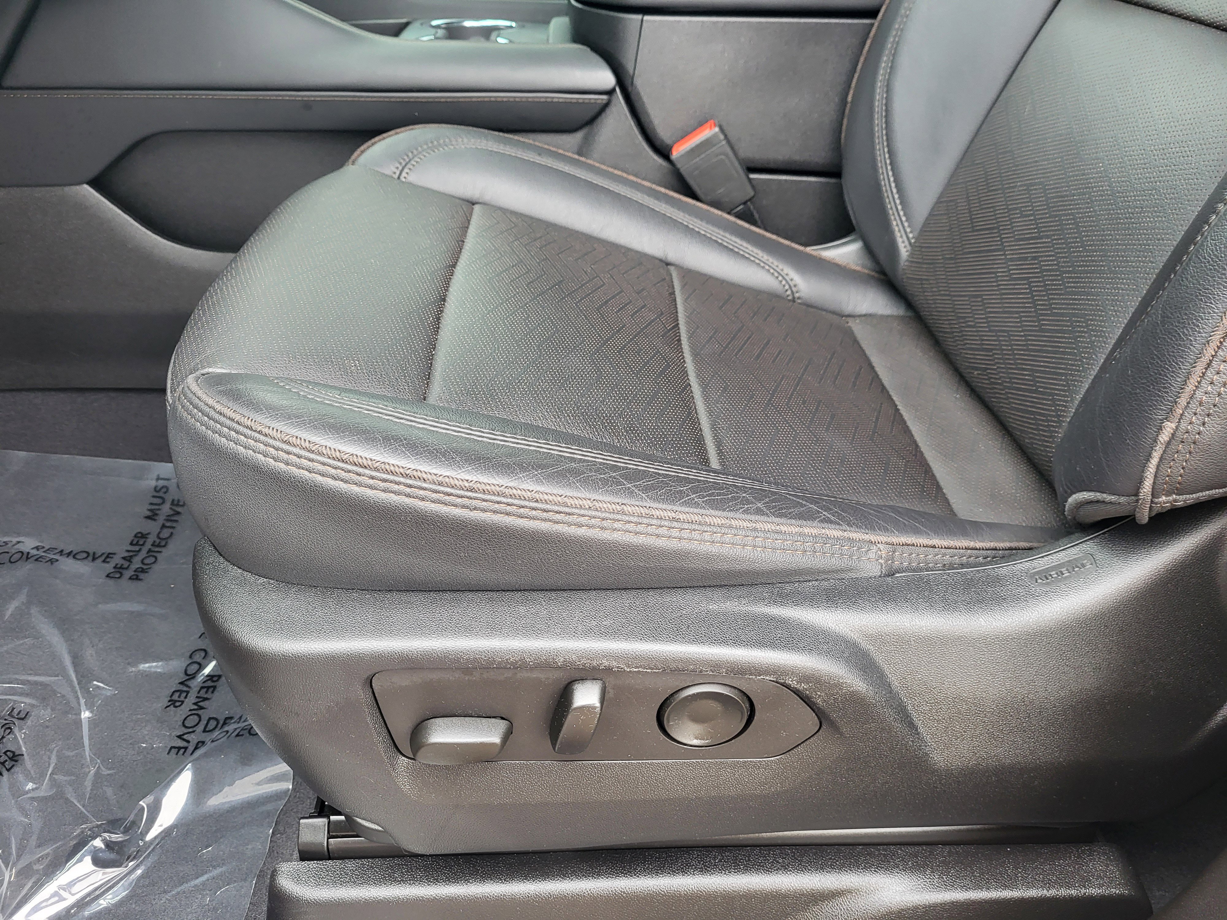 Certified 2023 Chevrolet Suburban High Country image 13