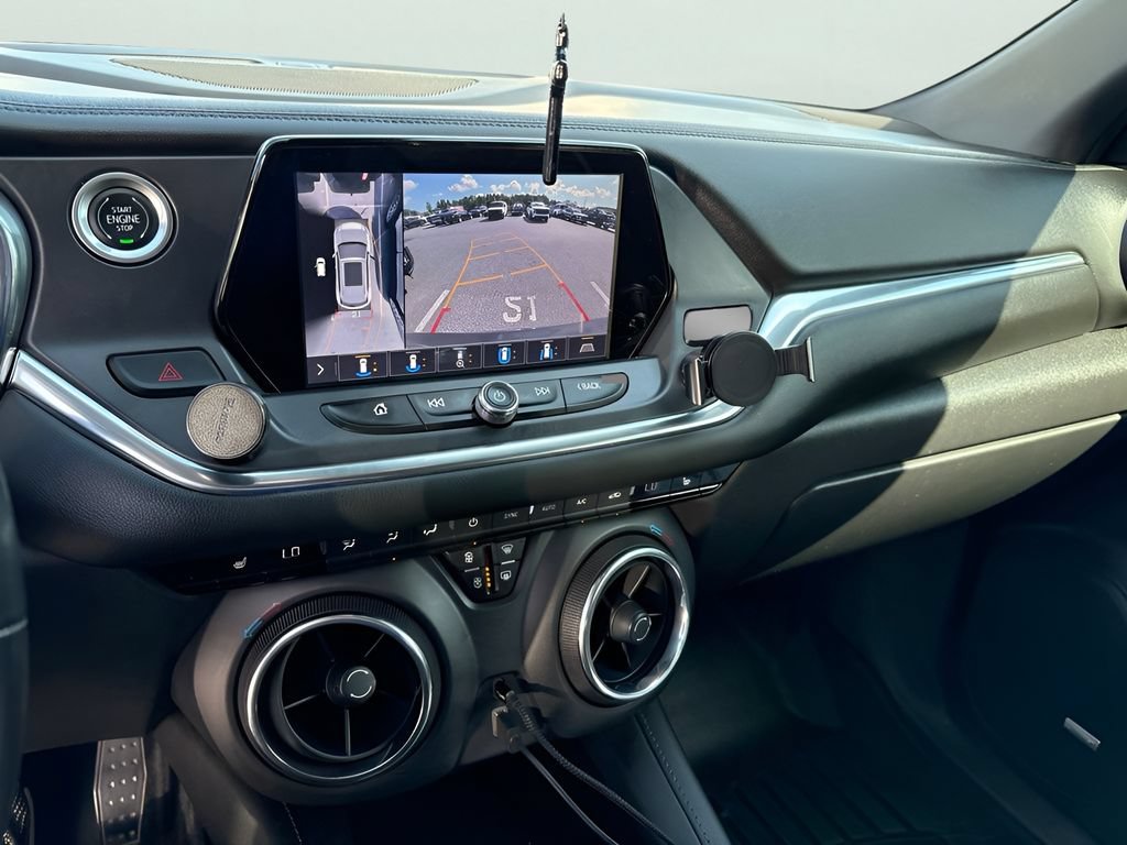 Used 2019 Chevrolet Blazer LT w/ Sound & Technology Package FWD image 11