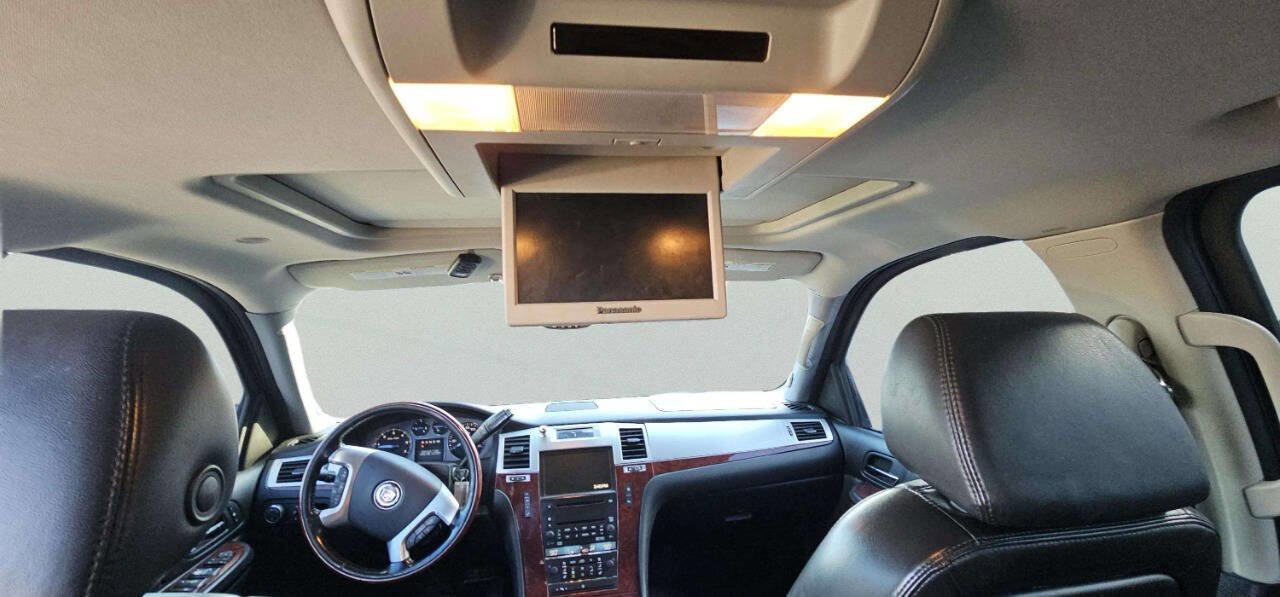 Used 2007 Cadillac Escalade EXT w/ Information Package image 8
