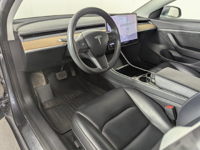 Used 2020 Tesla Model 3 Standard Range Plus RWD image 11