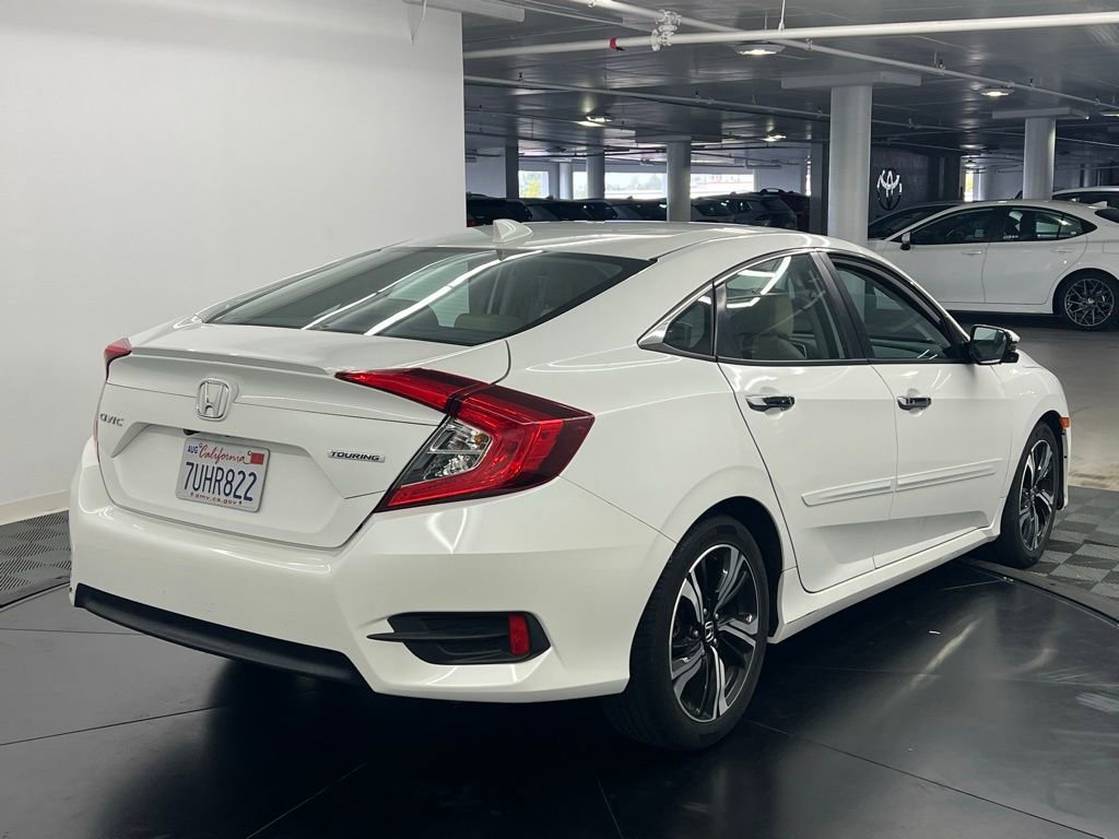 Used 2016 Honda Civic Touring image 4
