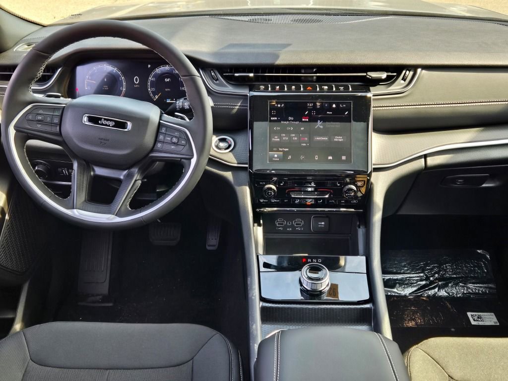 New 2026 Jeep Grand Cherokee Laredo X AWD/4WD image 2