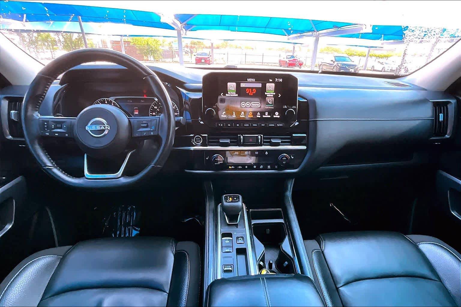 Used 2023 Nissan Pathfinder SL w/ Lighting Package (N92) FWD image 16