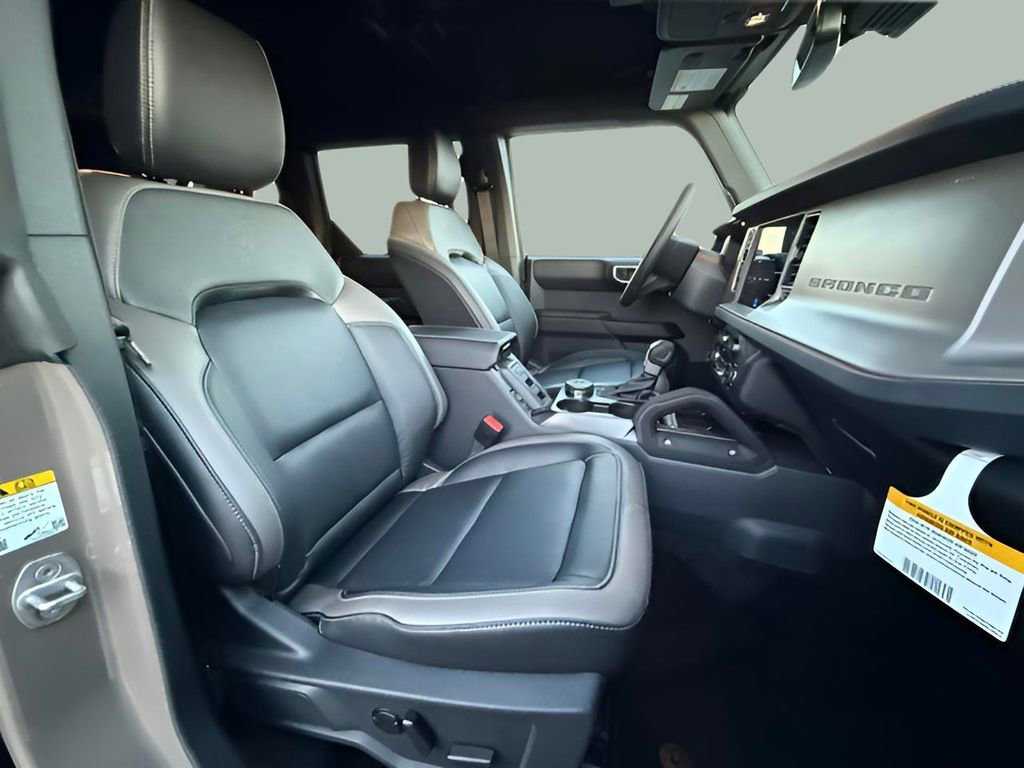 New 2025 Ford Bronco Outer Banks w/ Sasquatch Package image 24