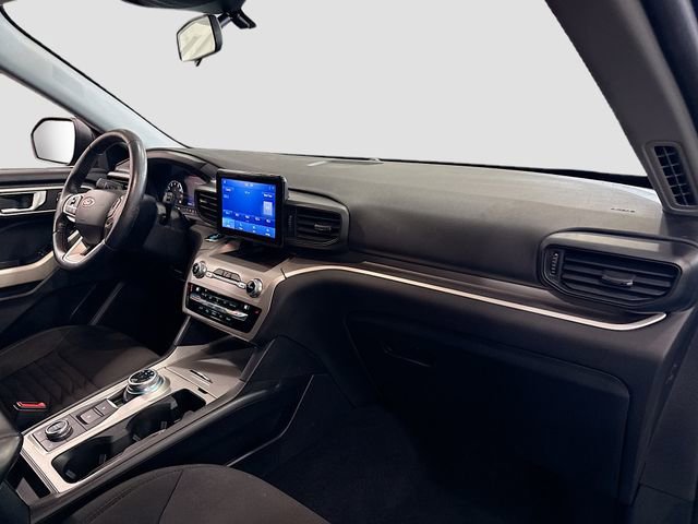 Used 2021 Ford Explorer XLT image 30