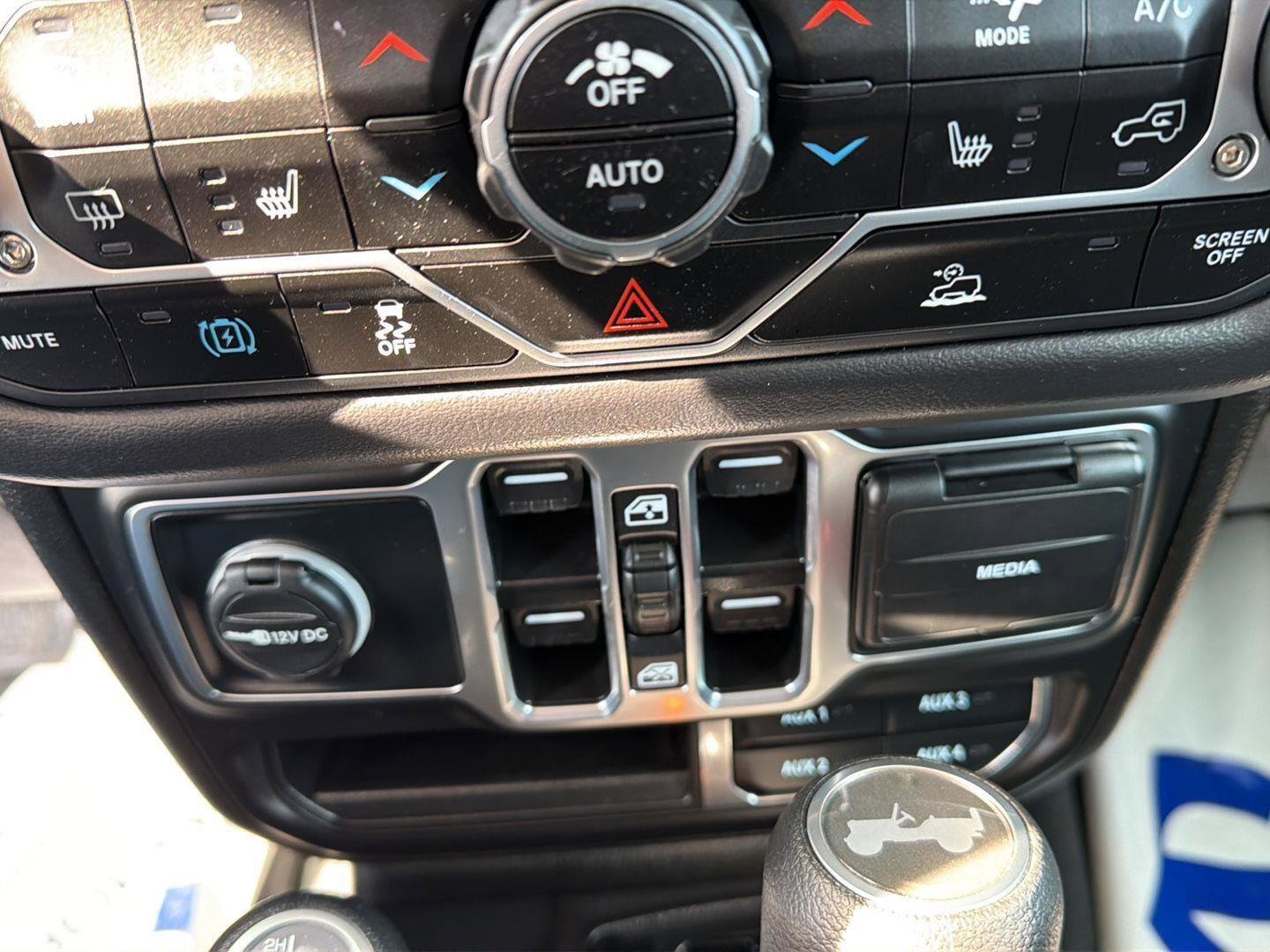 Used 2025 Jeep Wrangler Backcountry image 14