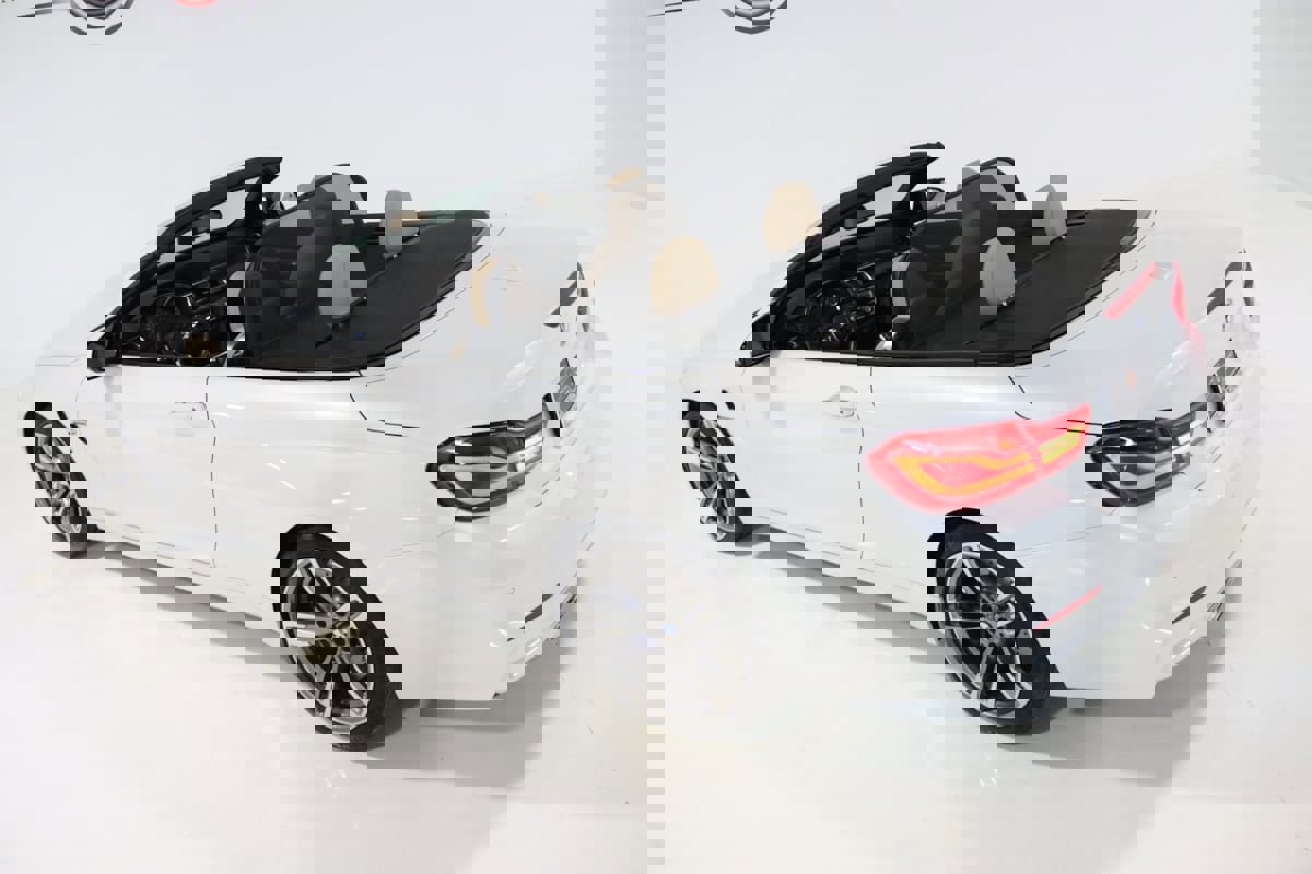 Used 2018 BMW M4 Convertible image 11