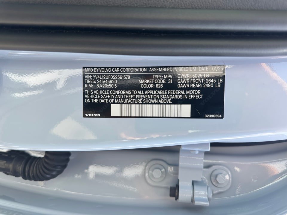 Certified 2025 Volvo XC40 B5 Ultra AWD/4WD image 35