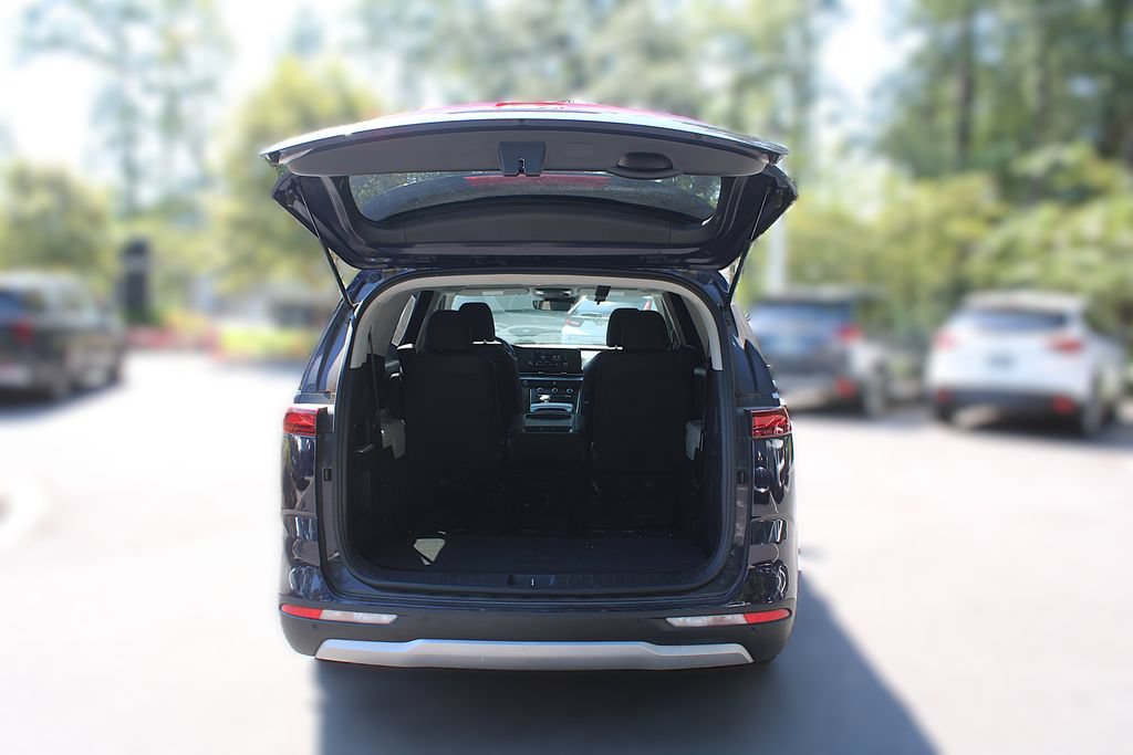 Certified 2024 Kia Carnival LX FWD image 12