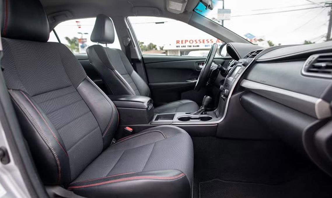 Used 2016 Toyota Camry SE image 13